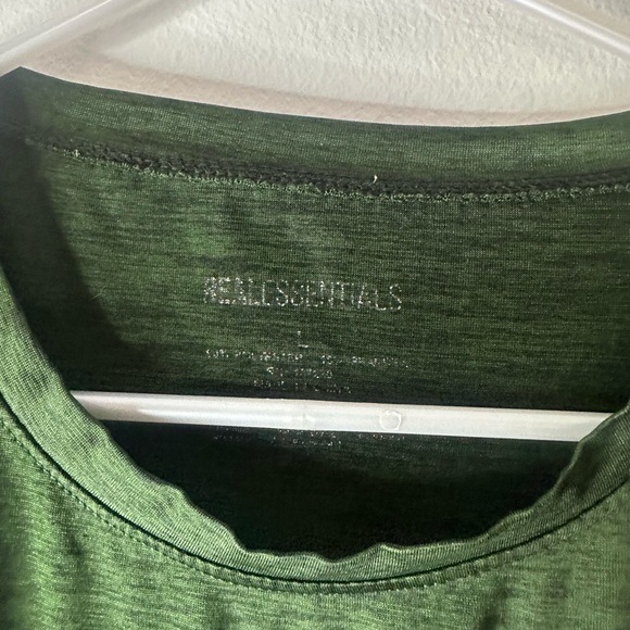 Men’s Real Essentials Size Large Quick Dry 5 Pack Shirt Bundle - Picture 9 of 16